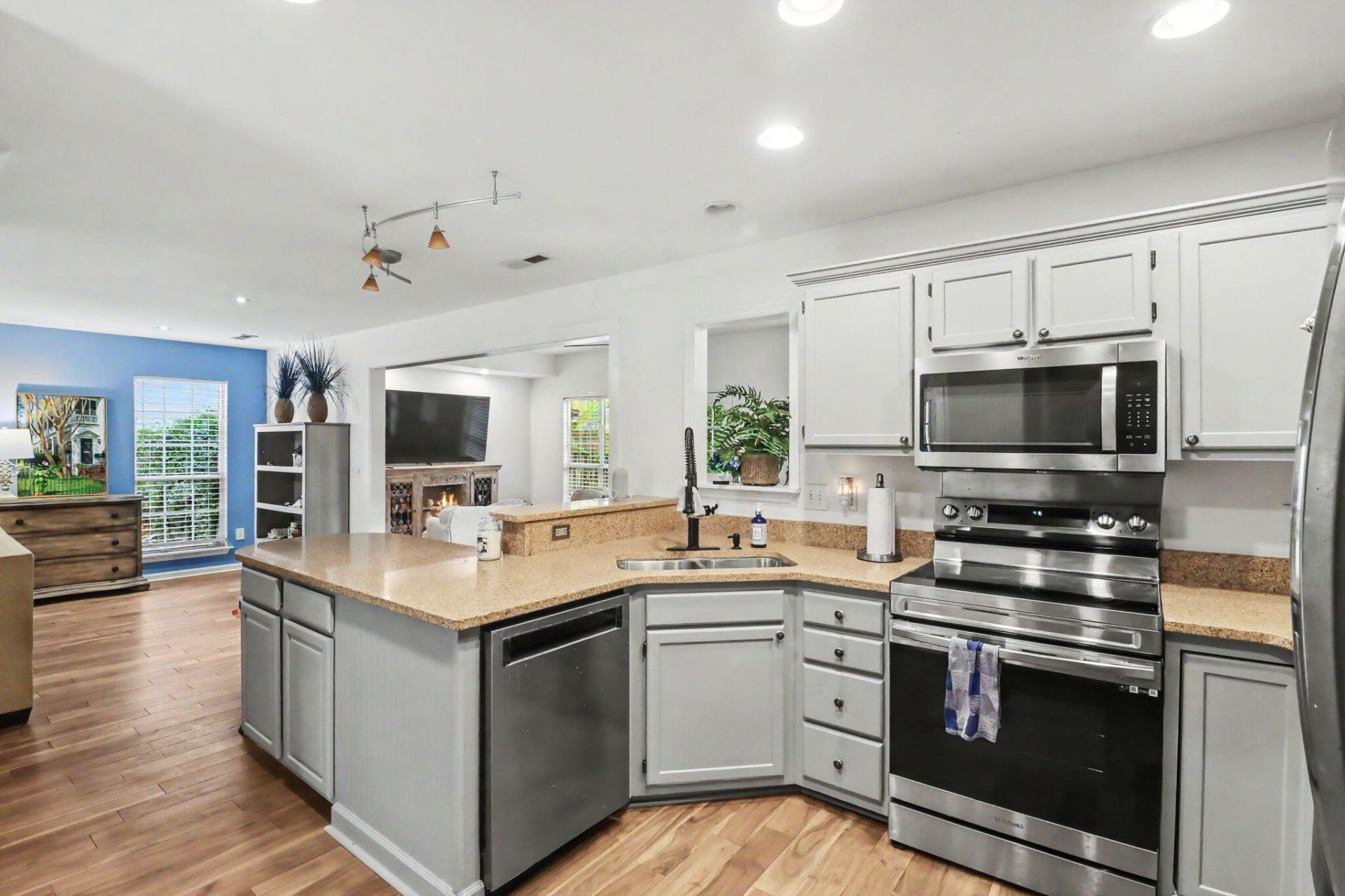 3158 Morningdale Drive Photo 8