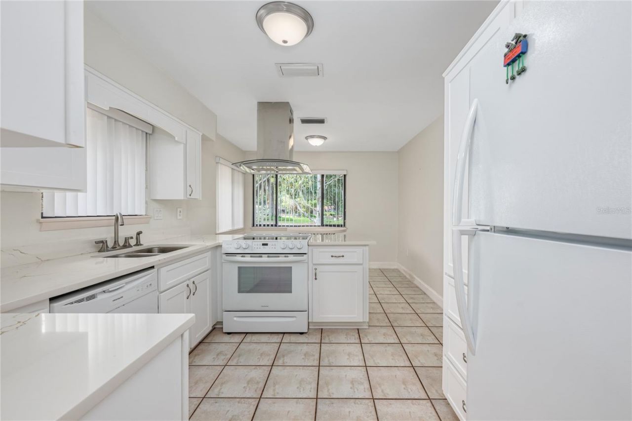 109 Waterwood Drive, Yalaha, FL 34797 Photo