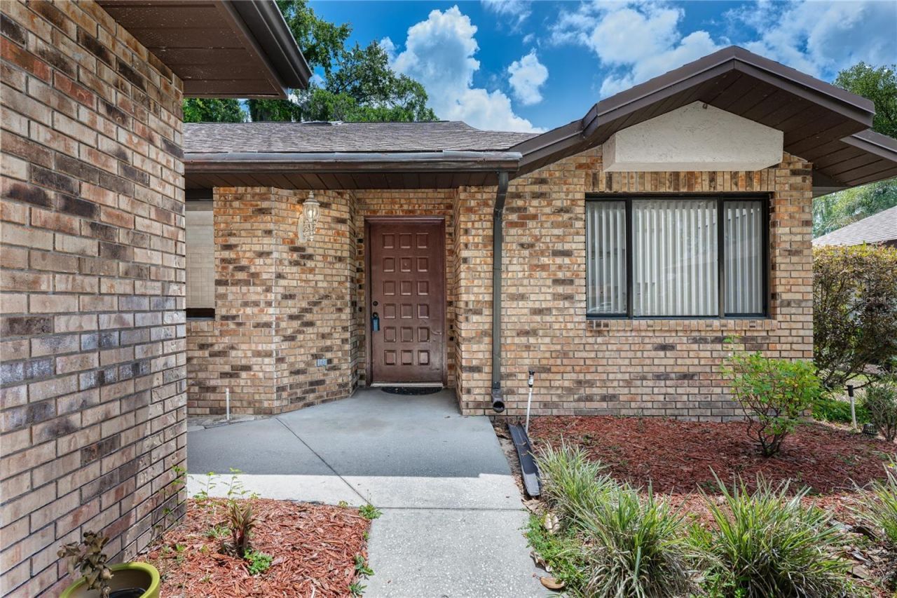 109 Waterwood Drive, Yalaha, FL 34797 Photo