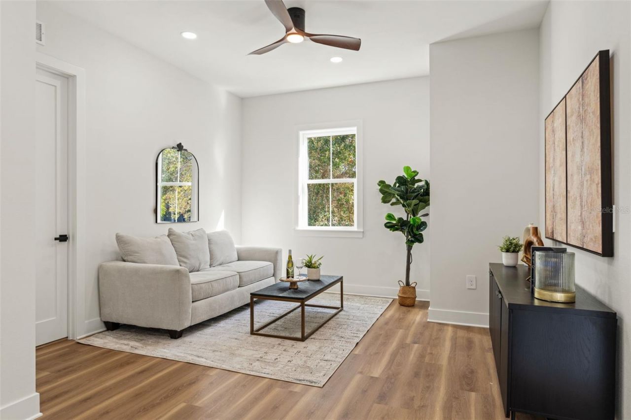 10198 Hodson Place, Seminole, FL 33776 Photo