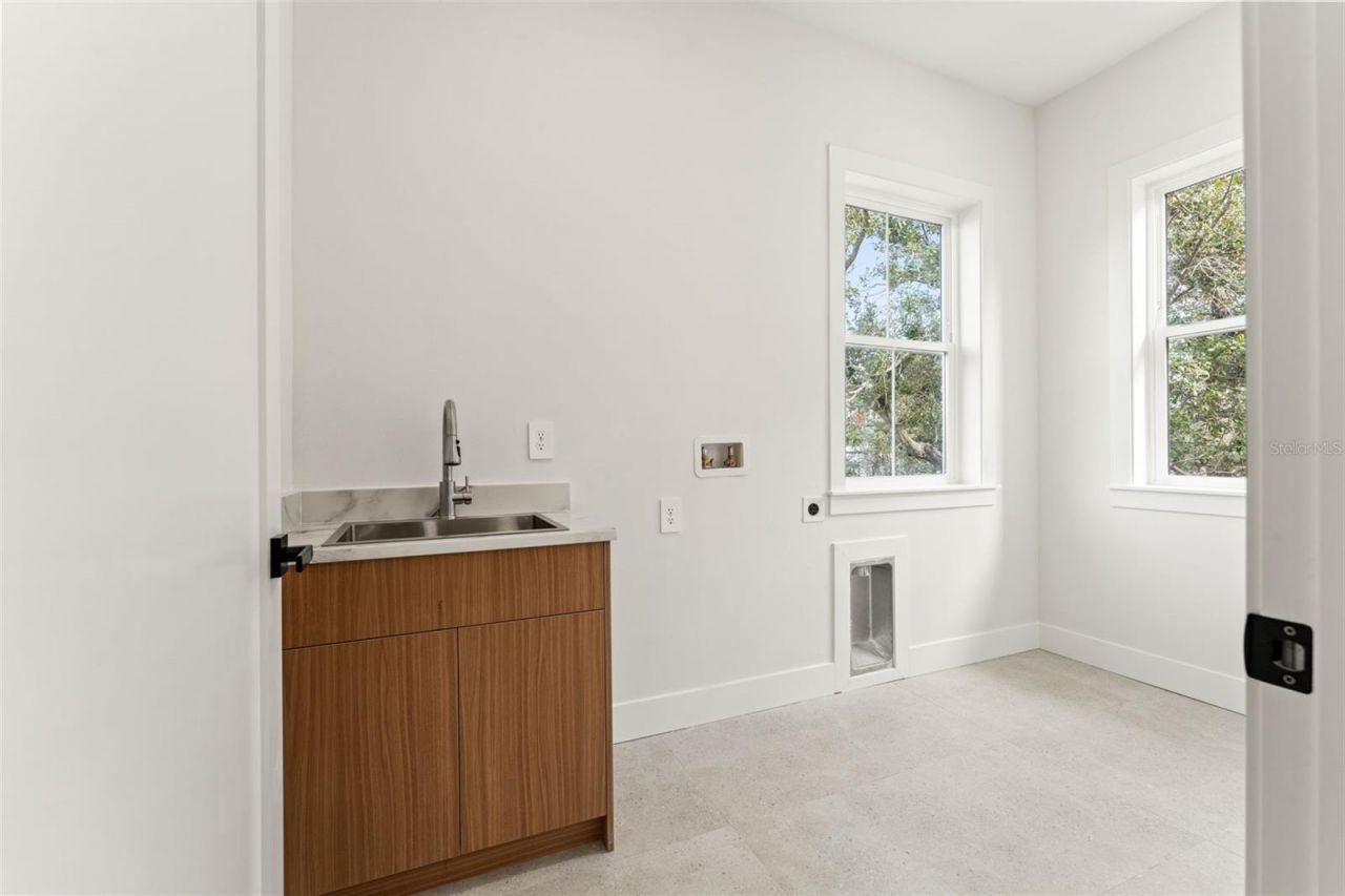10198 Hodson Place, Seminole, FL 33776 Photo