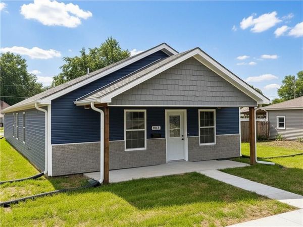 902 Morgan Street, St Joseph, MO 64504