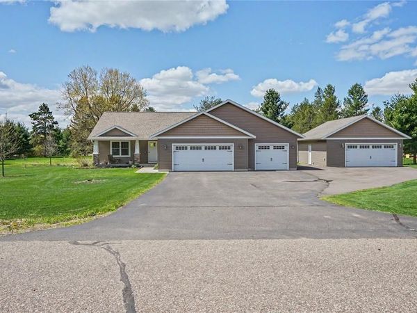 6860 Willow Creek Road, Eau Claire, WI 54701