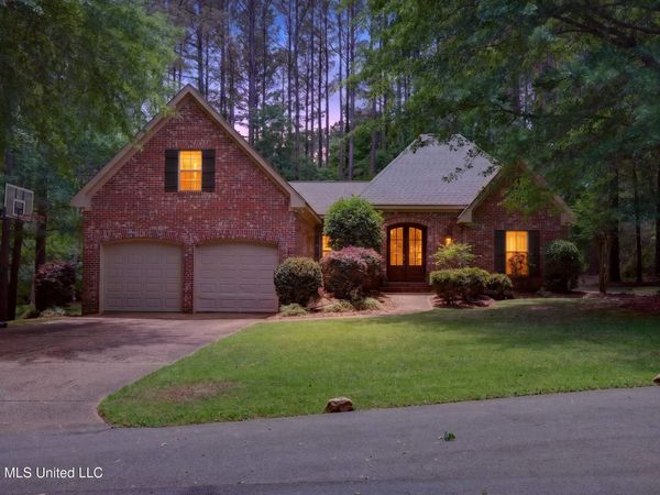 37 Cedarow , Hattiesburg, MS 39402