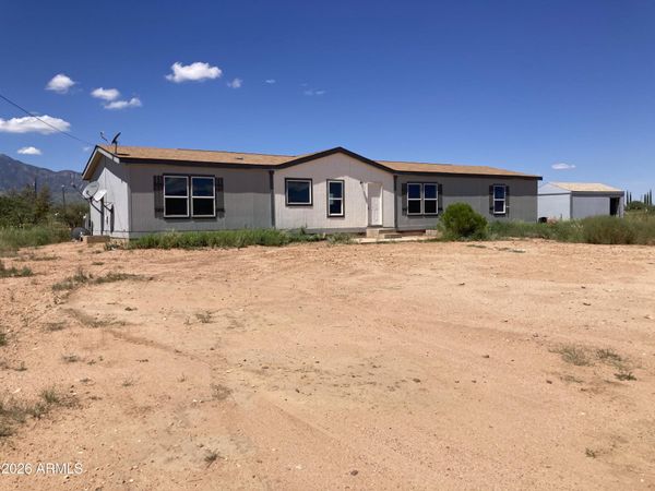 8867 E Bloomfield Road, Hereford, AZ 85615