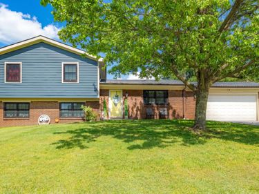 1025 Crestwood Heights, Paris, KY 40361