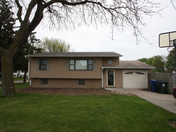 3937 Clark Court, Davenport, IA 52806