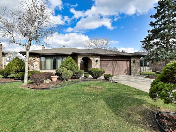 7221 Bayberry Lane , Darien, IL 60561