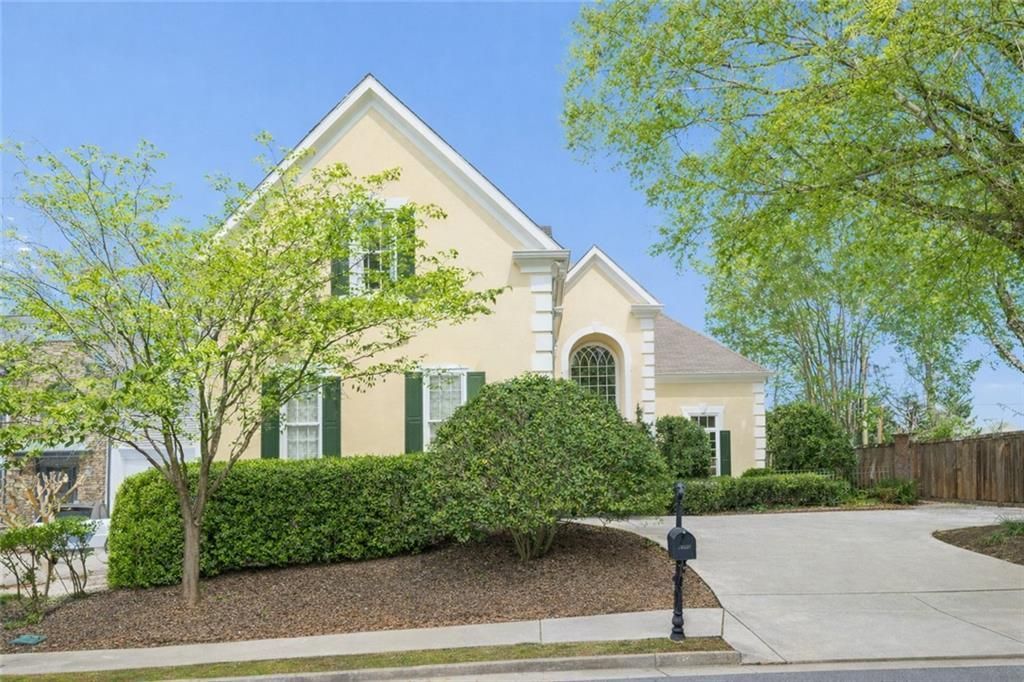 1058 Oakpointe Place, Dunwoody, GA 30338 Main Photo