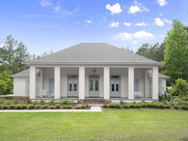 10108 Longleaf Ln, St Francisville, LA 70775