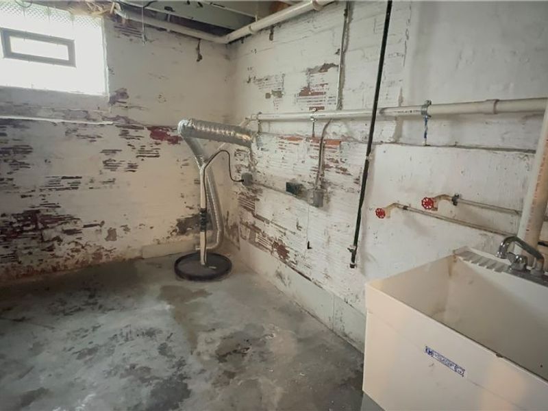 15002 Upton Avenue, Cleveland, OH 44110 Photo 18
