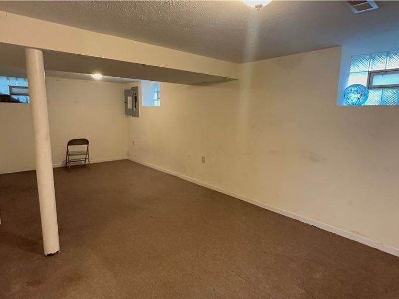 15002 Upton Avenue, Cleveland, OH 44110 Photo 24
