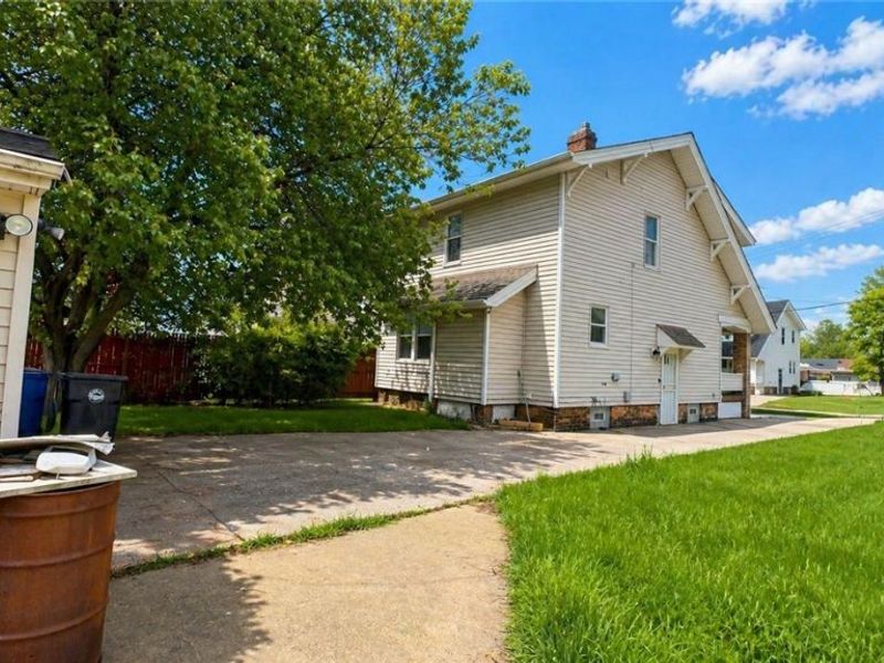 15002 Upton Avenue, Cleveland, OH 44110 Photo 3