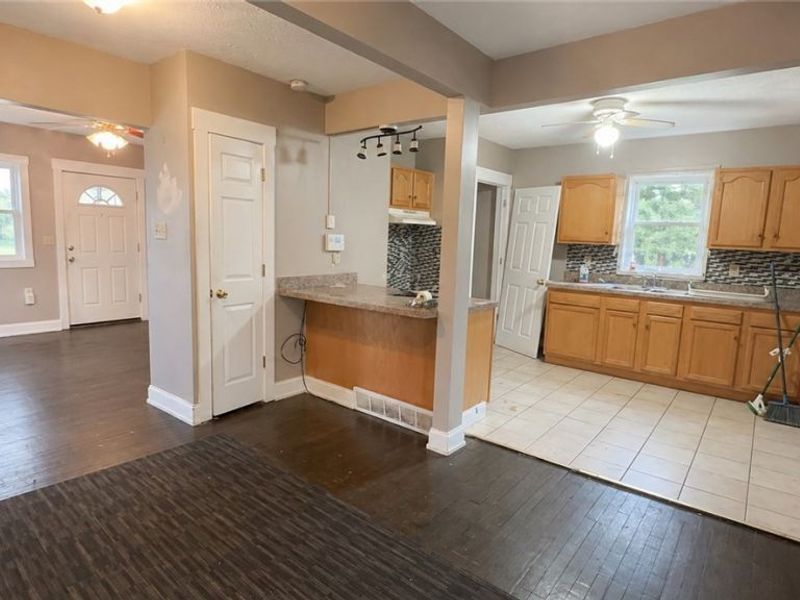 15002 Upton Avenue, Cleveland, OH 44110 Photo 7