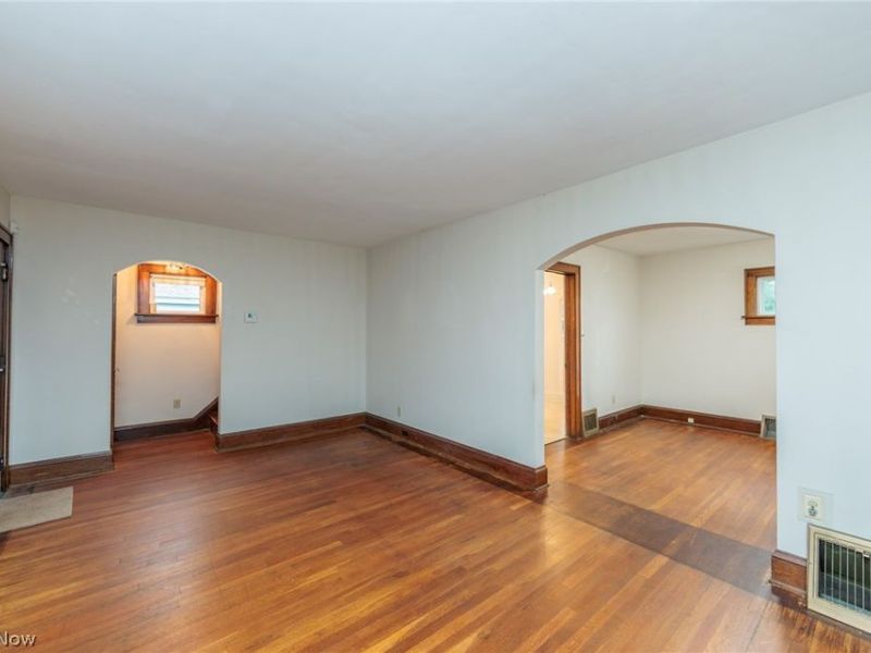 983 Dan Street , Akron, OH 44310 Photo 10