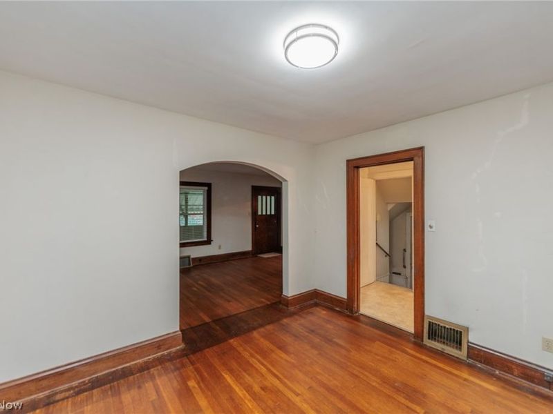 983 Dan Street , Akron, OH 44310 Photo 12