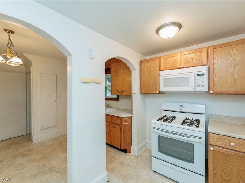 983 Dan Street , Akron, OH 44310 Photo 16