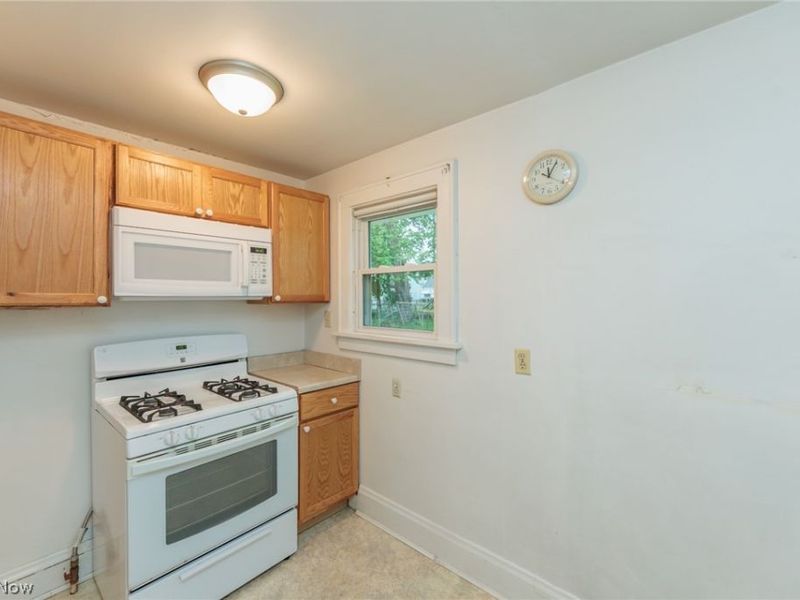 983 Dan Street , Akron, OH 44310 Photo 17