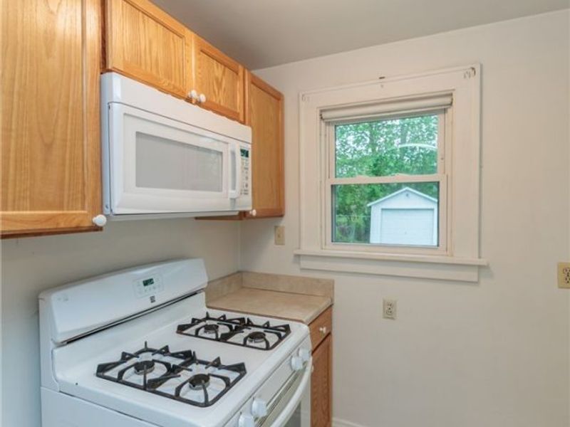 983 Dan Street , Akron, OH 44310 Photo 18