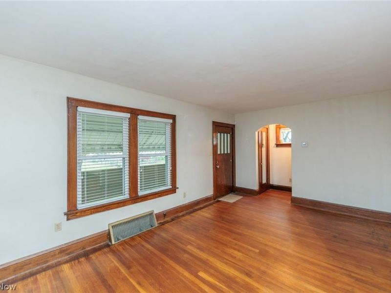 983 Dan Street , Akron, OH 44310 Photo 9