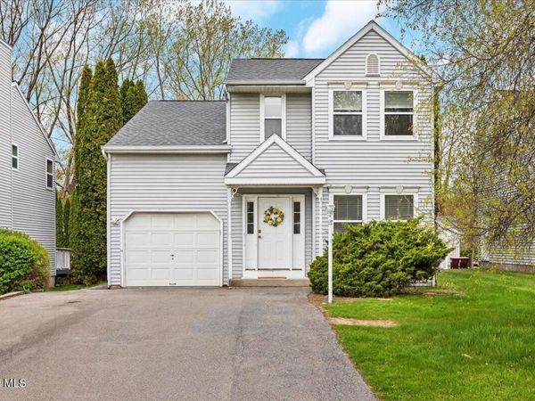 19 Tupelo Drive, Clifton Park, NY 12065