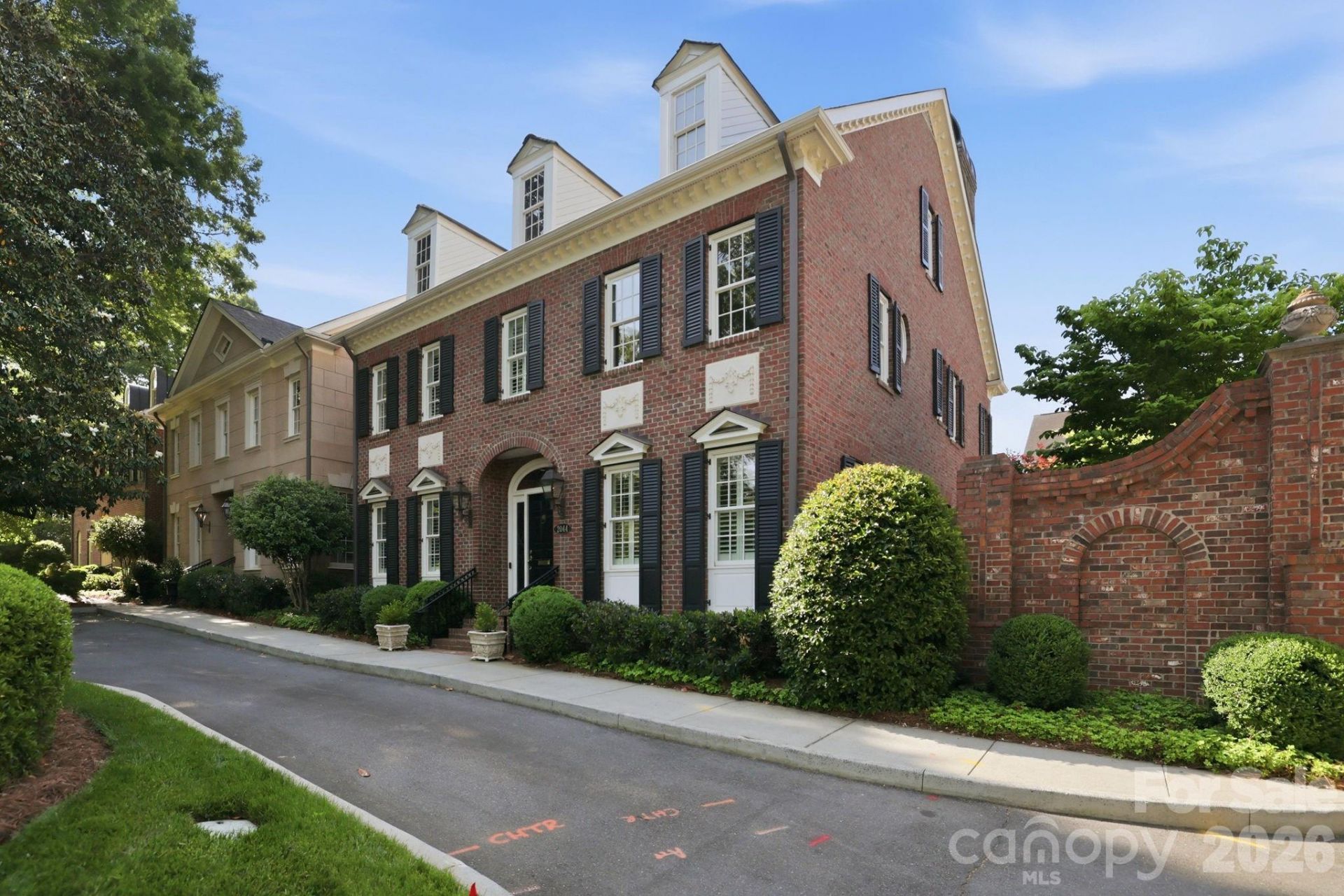 2044 Queens Road W, Charlotte, NC 28207 Main Photo