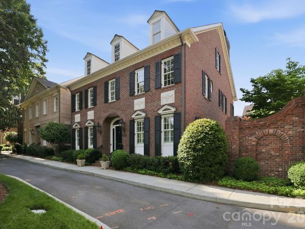 2044 Queens Road W, Charlotte, NC 28207