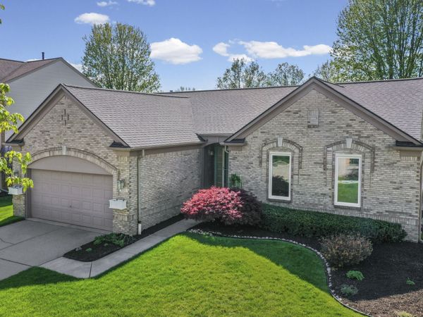 821 Huntington Drive, South Lyon, MI 48178