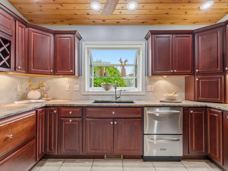 2500 W Choctaw Drive, London, OH 43140 Photo 16