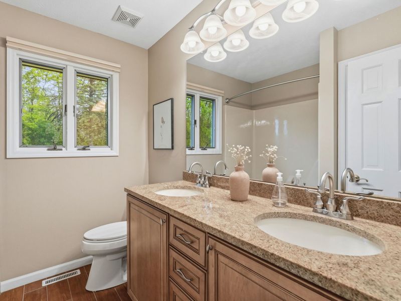 2500 W Choctaw Drive, London, OH 43140 Photo 30