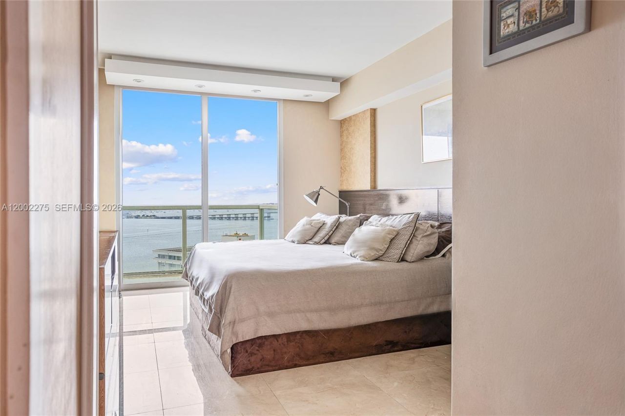 218 SE 14th St , Unit 2105, Miami, FL 33131 Photo