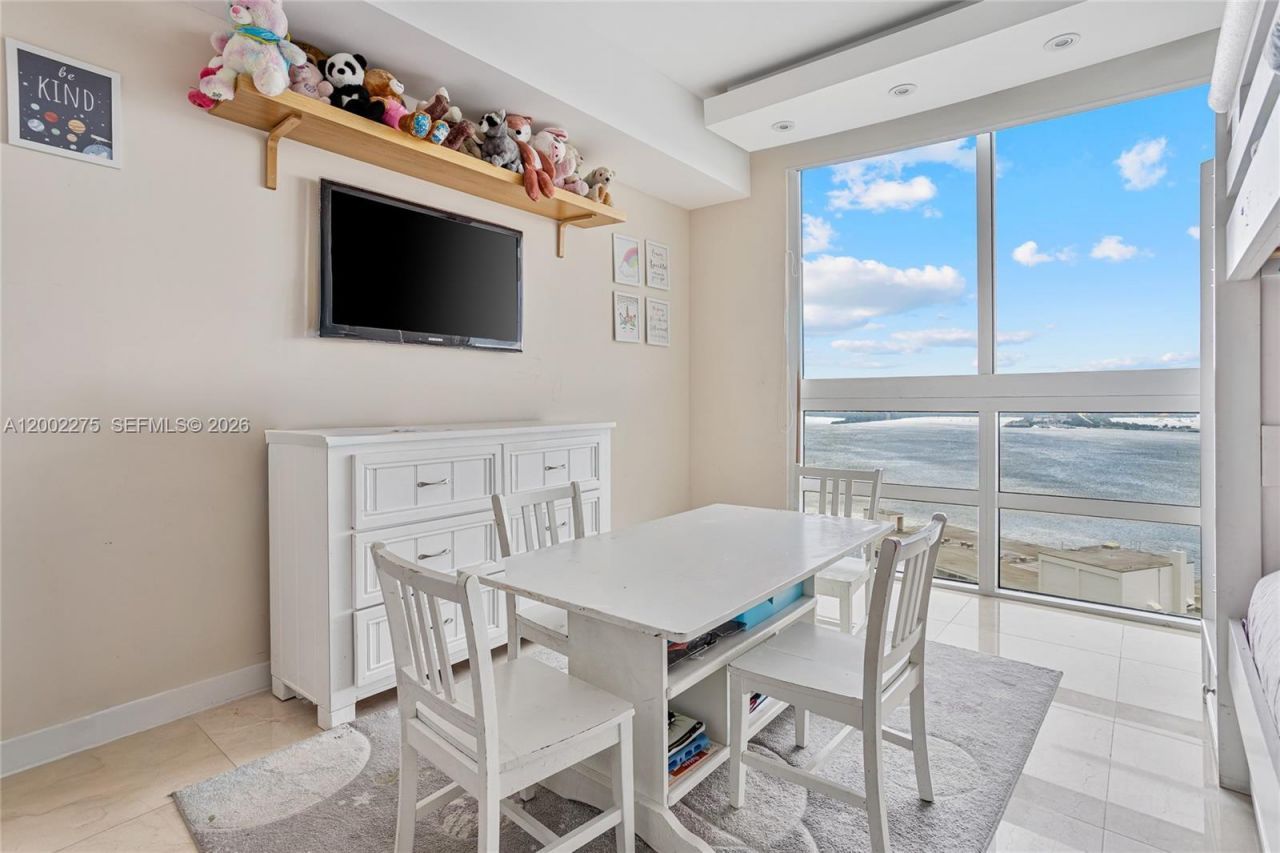 218 SE 14th St , Unit 2105, Miami, FL 33131 Photo