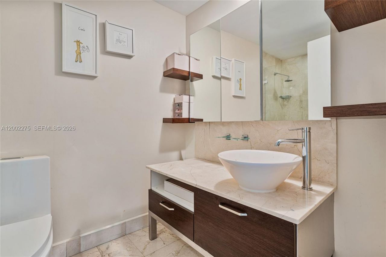 218 SE 14th St , Unit 2105, Miami, FL 33131 Photo