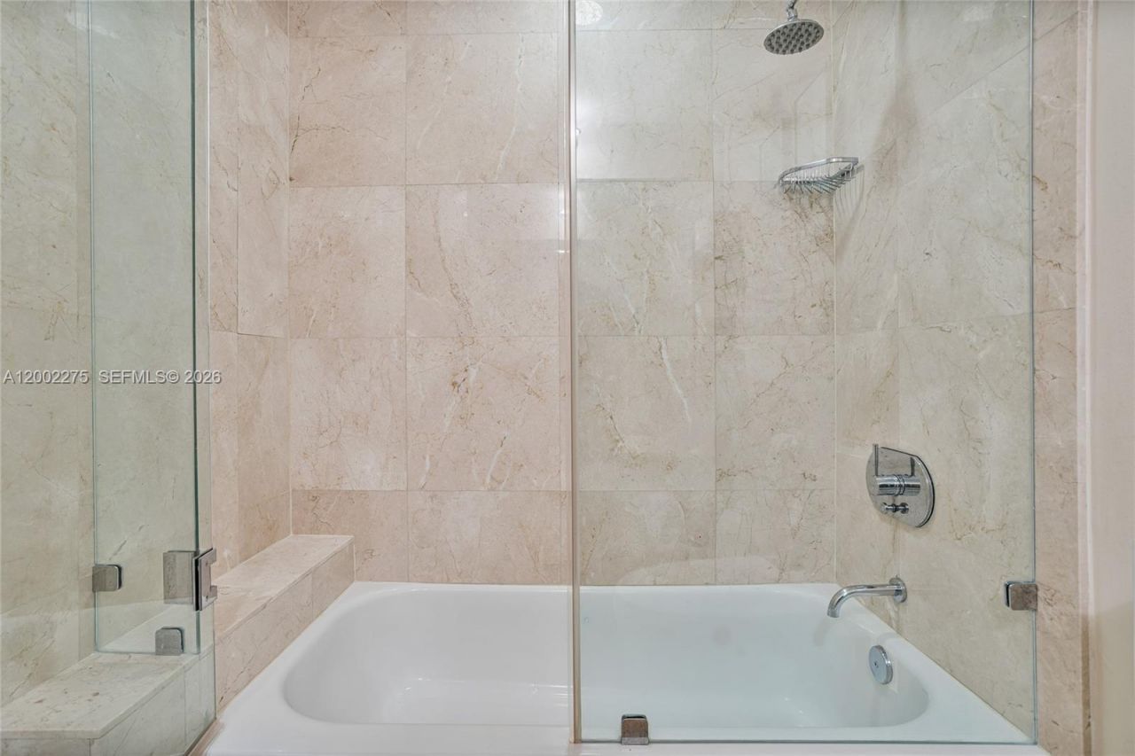 218 SE 14th St , Unit 2105, Miami, FL 33131 Photo