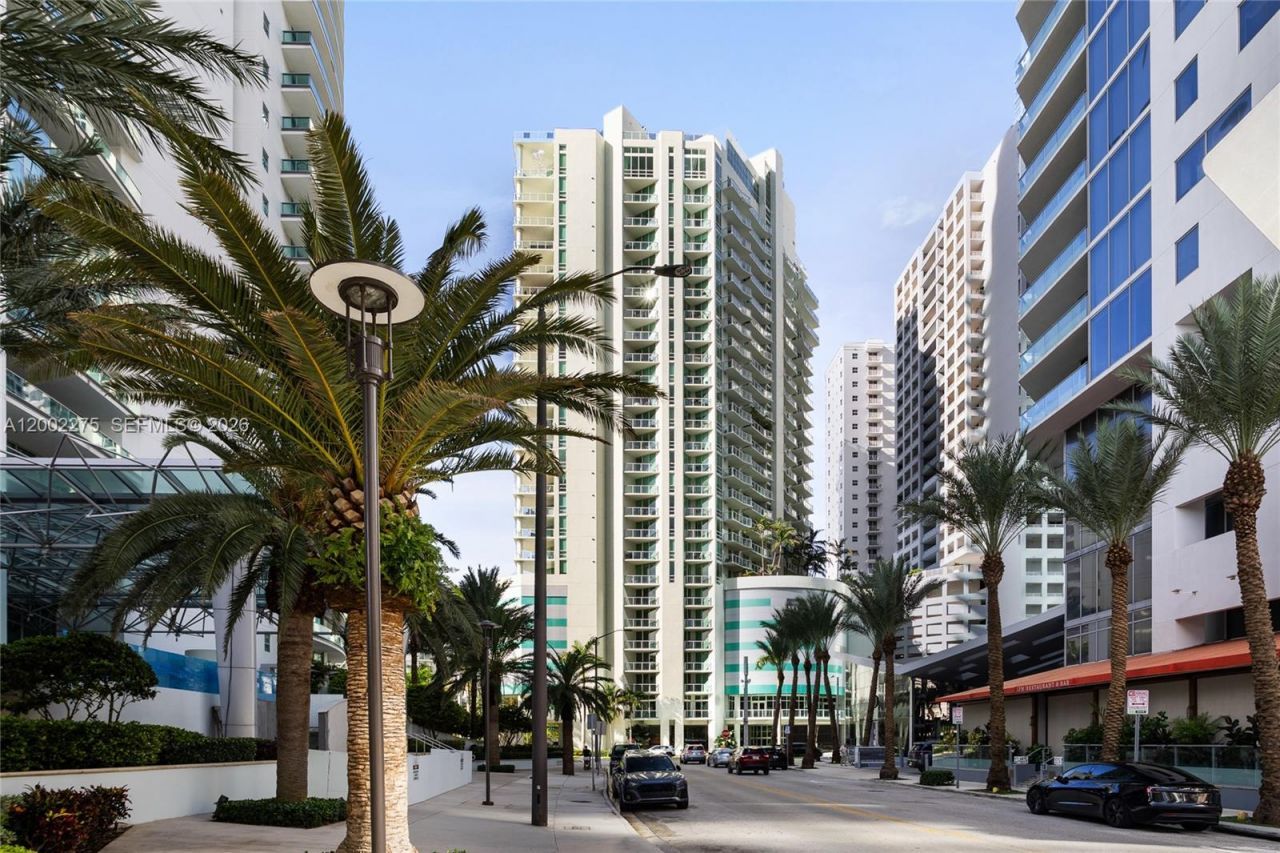 218 SE 14th St , Unit 2105, Miami, FL 33131 Photo