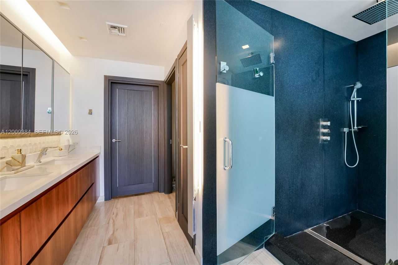 2020 N Bayshore Dr , Unit 3902, Miami, FL 33137 Photo