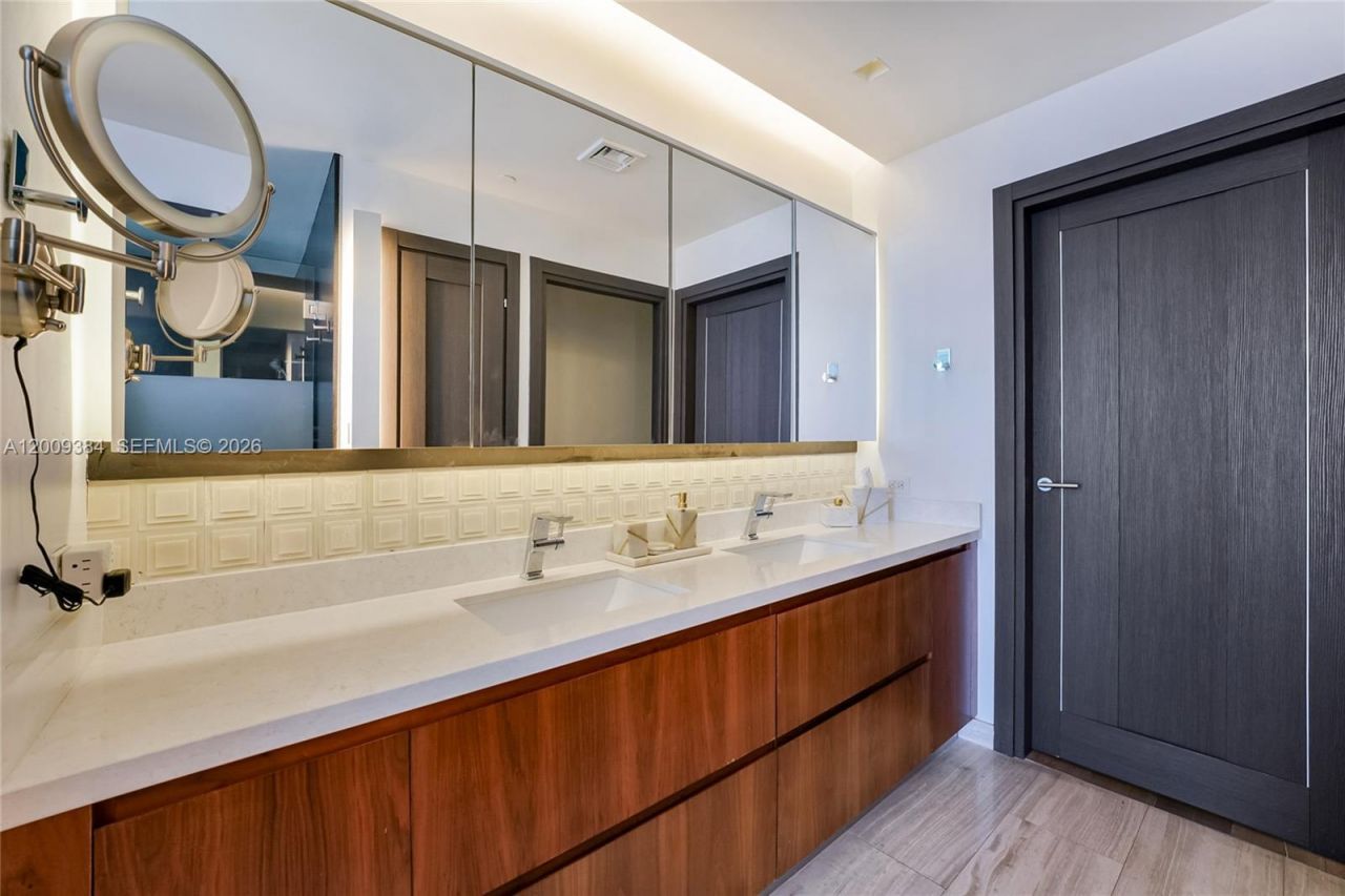 2020 N Bayshore Dr , Unit 3902, Miami, FL 33137 Photo