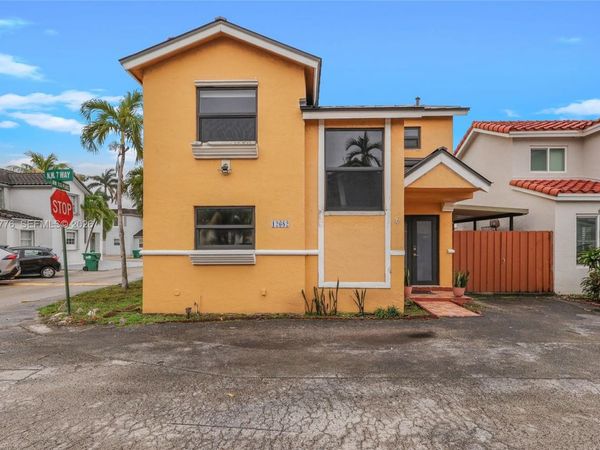 12682 NW 7th Way , Miami, FL 33182