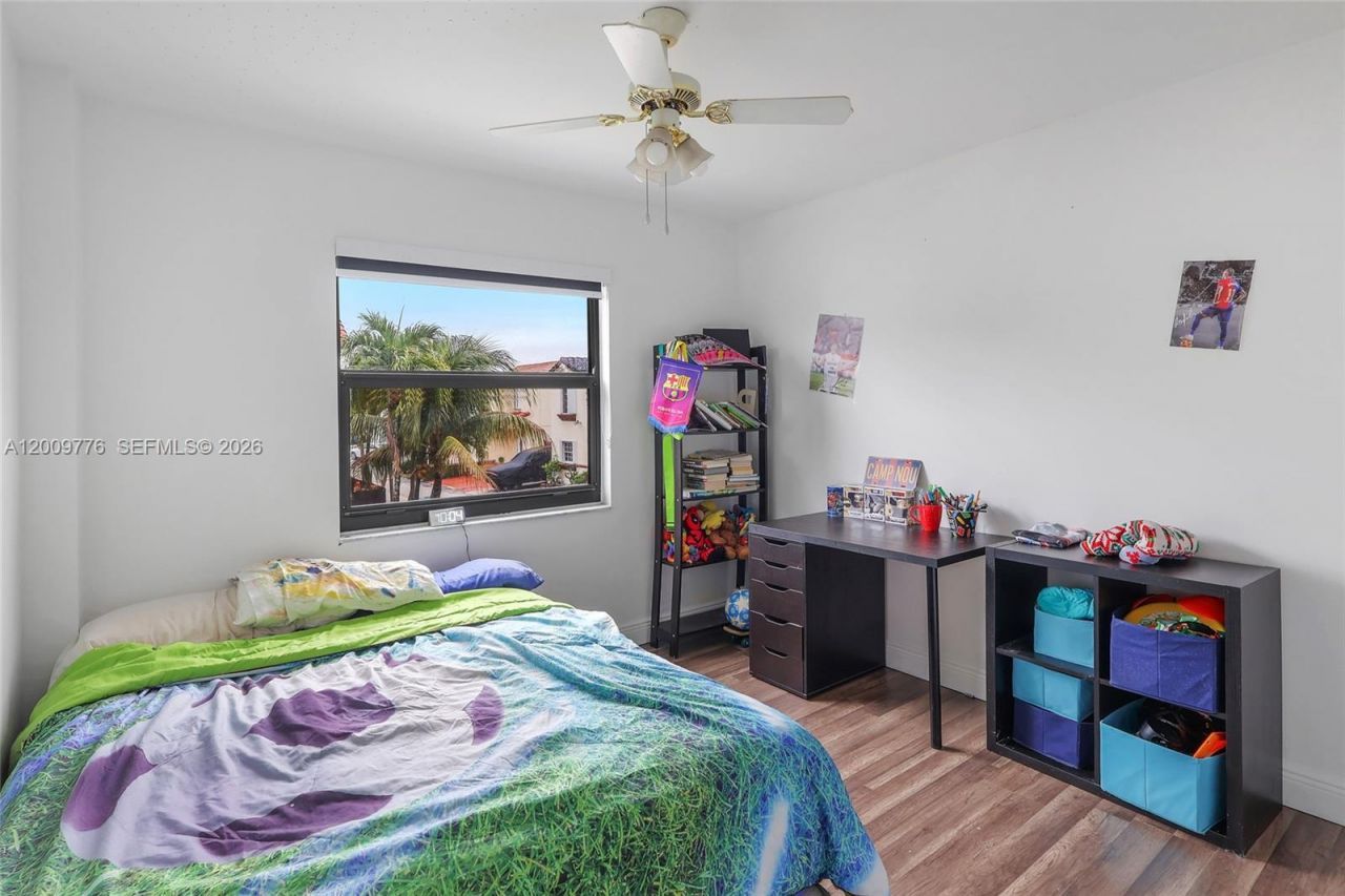 12682 NW 7th Way , Miami, FL 33182 Photo