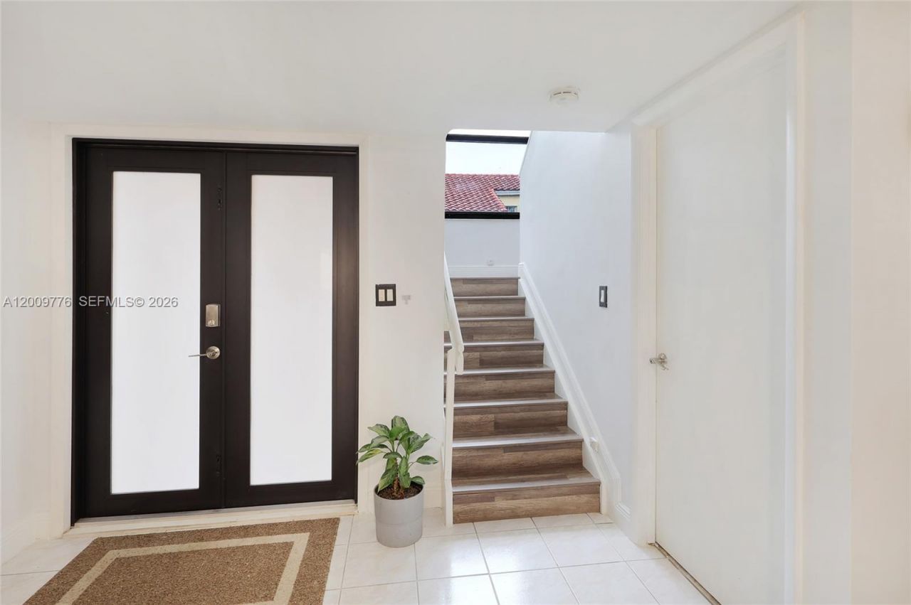 12682 NW 7th Way , Miami, FL 33182 Photo