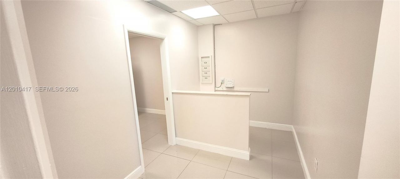 12550 Biscayne Blvd , Unit 605, North Miami, FL 33181 Photo