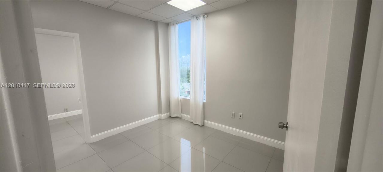 12550 Biscayne Blvd , Unit 605, North Miami, FL 33181 Photo