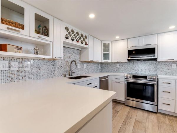 1901 Brickell Ave, Unit B1809, Miami, FL 33129