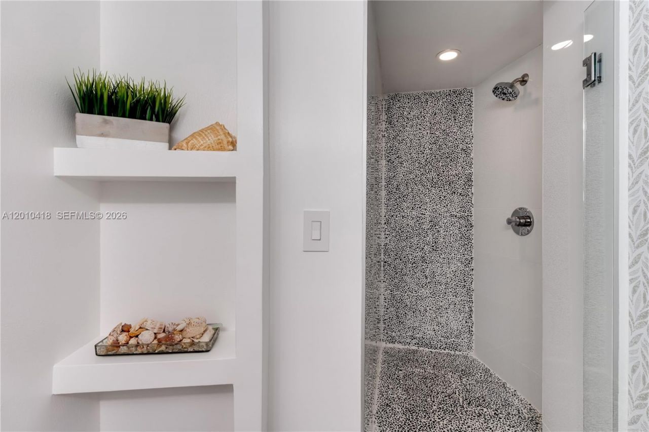 1901 Brickell Ave, Unit B1809, Miami, FL 33129 Photo