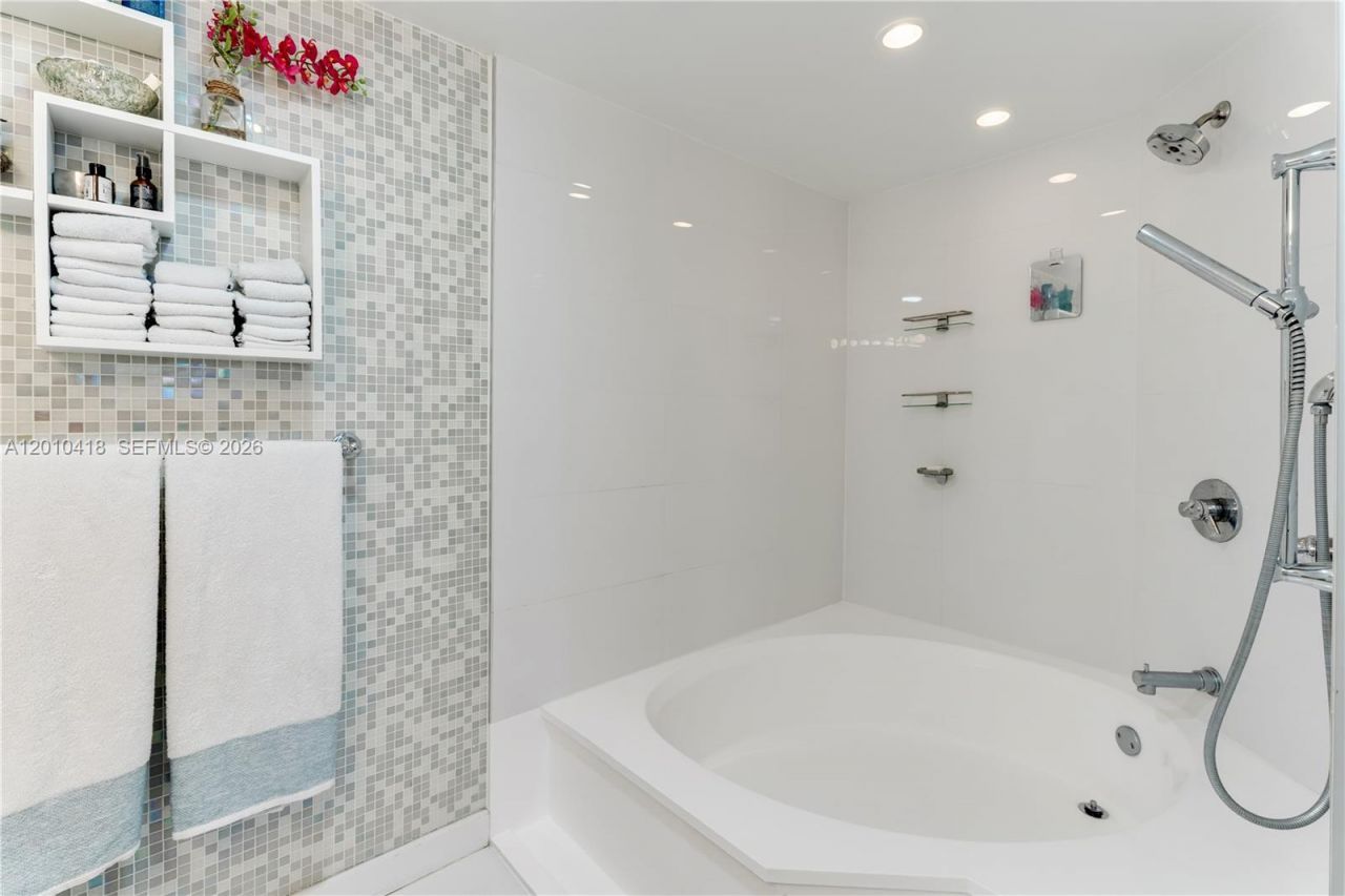 1901 Brickell Ave, Unit B1809, Miami, FL 33129 Photo