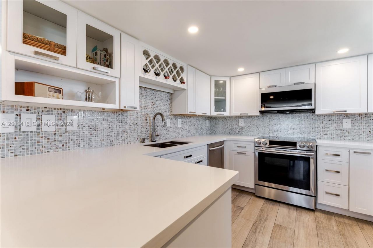 1901 Brickell Ave, Unit B1809, Miami, FL 33129 Photo