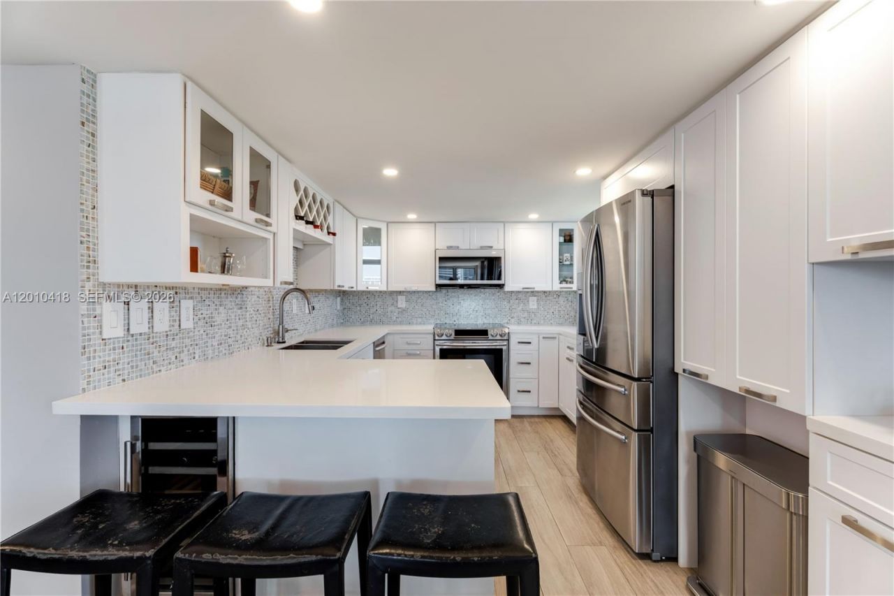 1901 Brickell Ave, Unit B1809, Miami, FL 33129 Photo