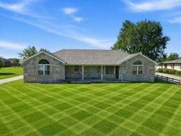 418 W Martin Street , Cairo, MO 65239