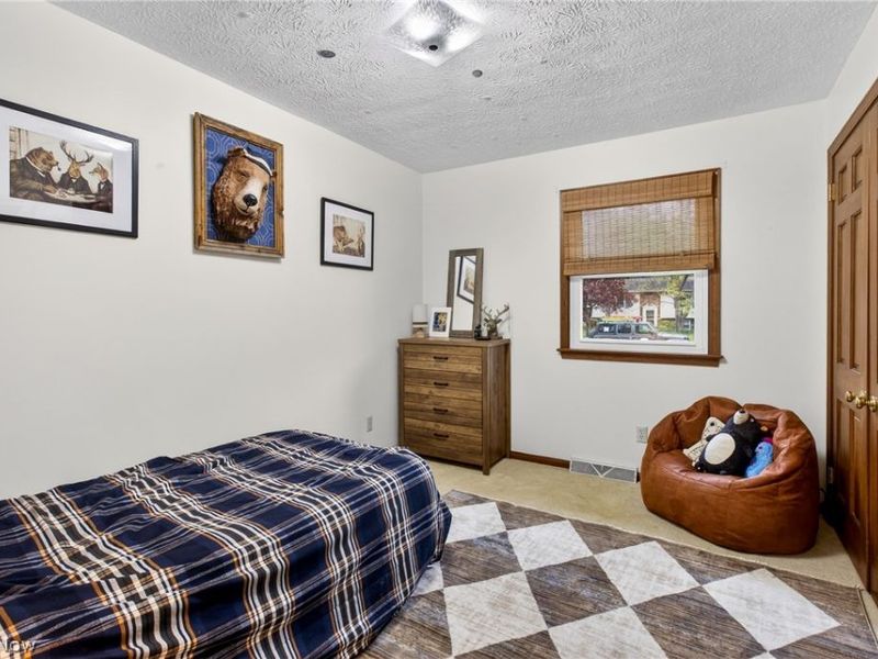 324 Old Oak Drive , Cortland, OH 44410 Photo 15