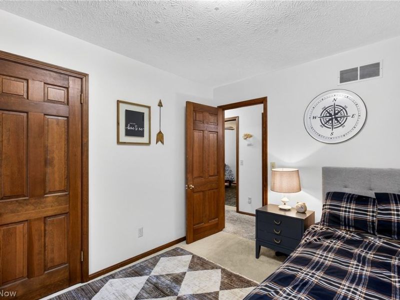 324 Old Oak Drive , Cortland, OH 44410 Photo 21